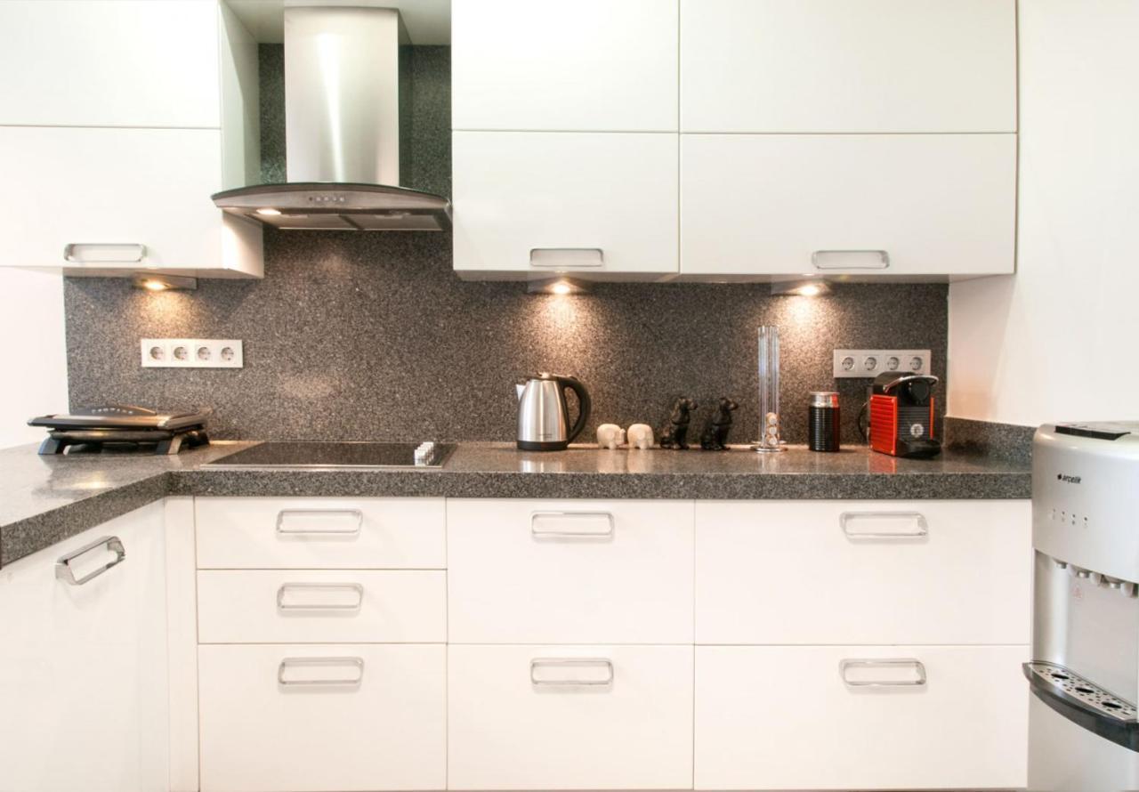 Central And Vibrant Flat With Balcony In Besiktas อิสตันบูล ภายนอก รูปภาพ