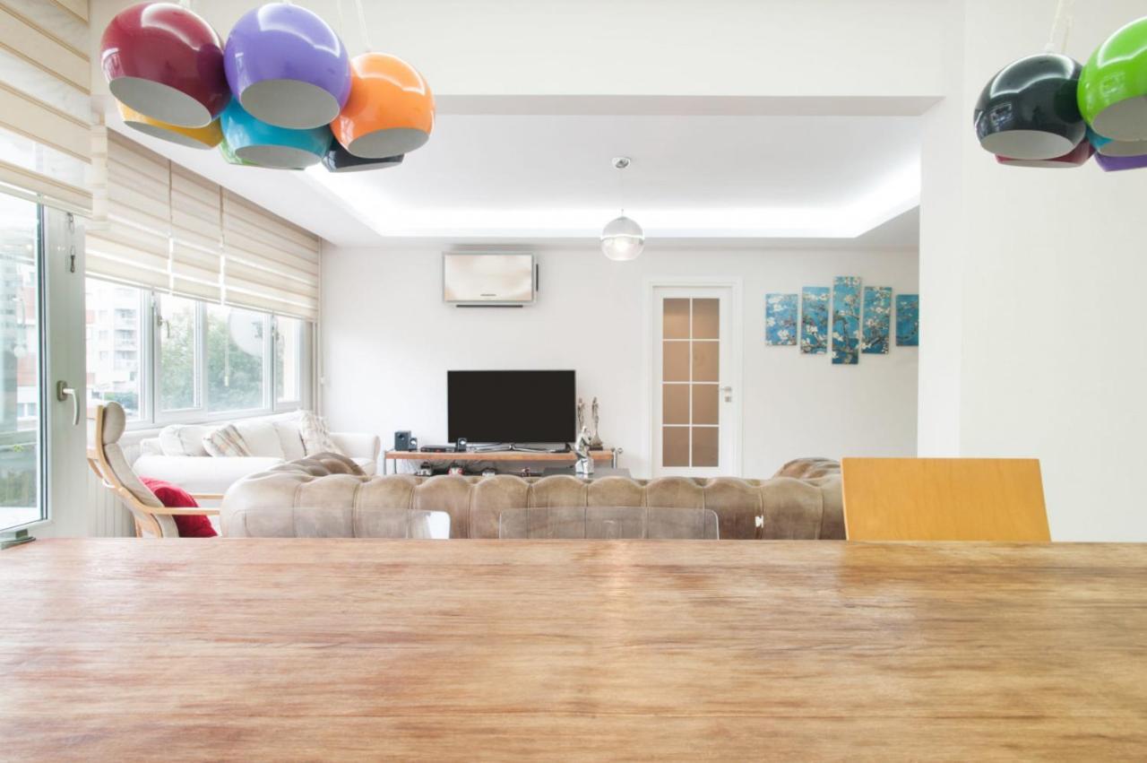 Central And Vibrant Flat With Balcony In Besiktas อิสตันบูล ภายนอก รูปภาพ